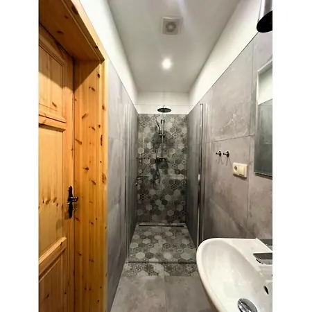 ヴィラ Spacious With Swimming Pool *