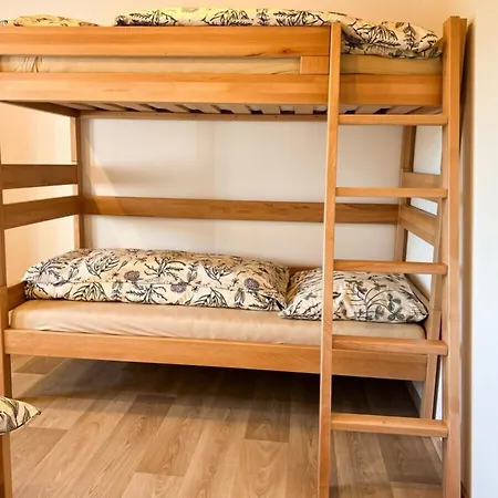 Spacious With Swimming Pool Horni Podluzi