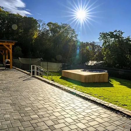 别墅 Spacious With Swimming Pool Horni Podluzi