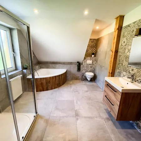 别墅 Spacious With Swimming Pool Horni Podluzi